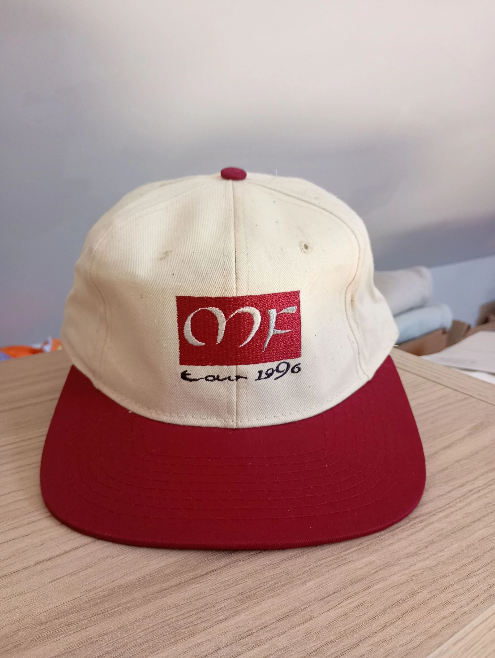 Gorra vintage de los años 90 snapback beige y burdeos ajustable – photo 4
